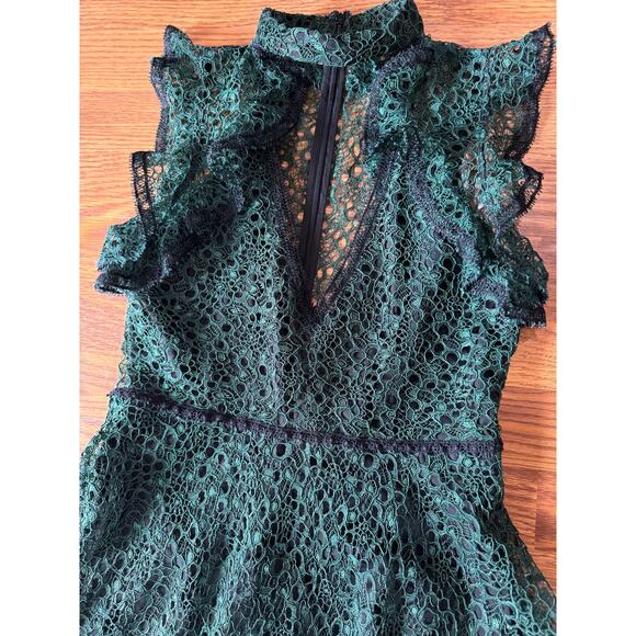 ALEXIS forest green Eleanora Lace Cap Sleeve Gown size medium - Picture 13 of 16